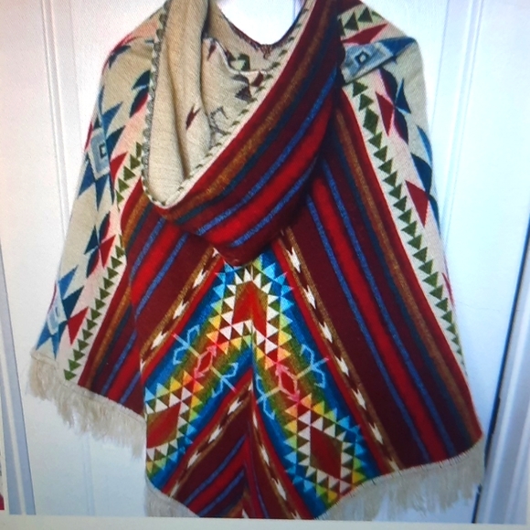 Cozy Warm Ecuadorian Multi Color Poncho - Picture 10 of 12